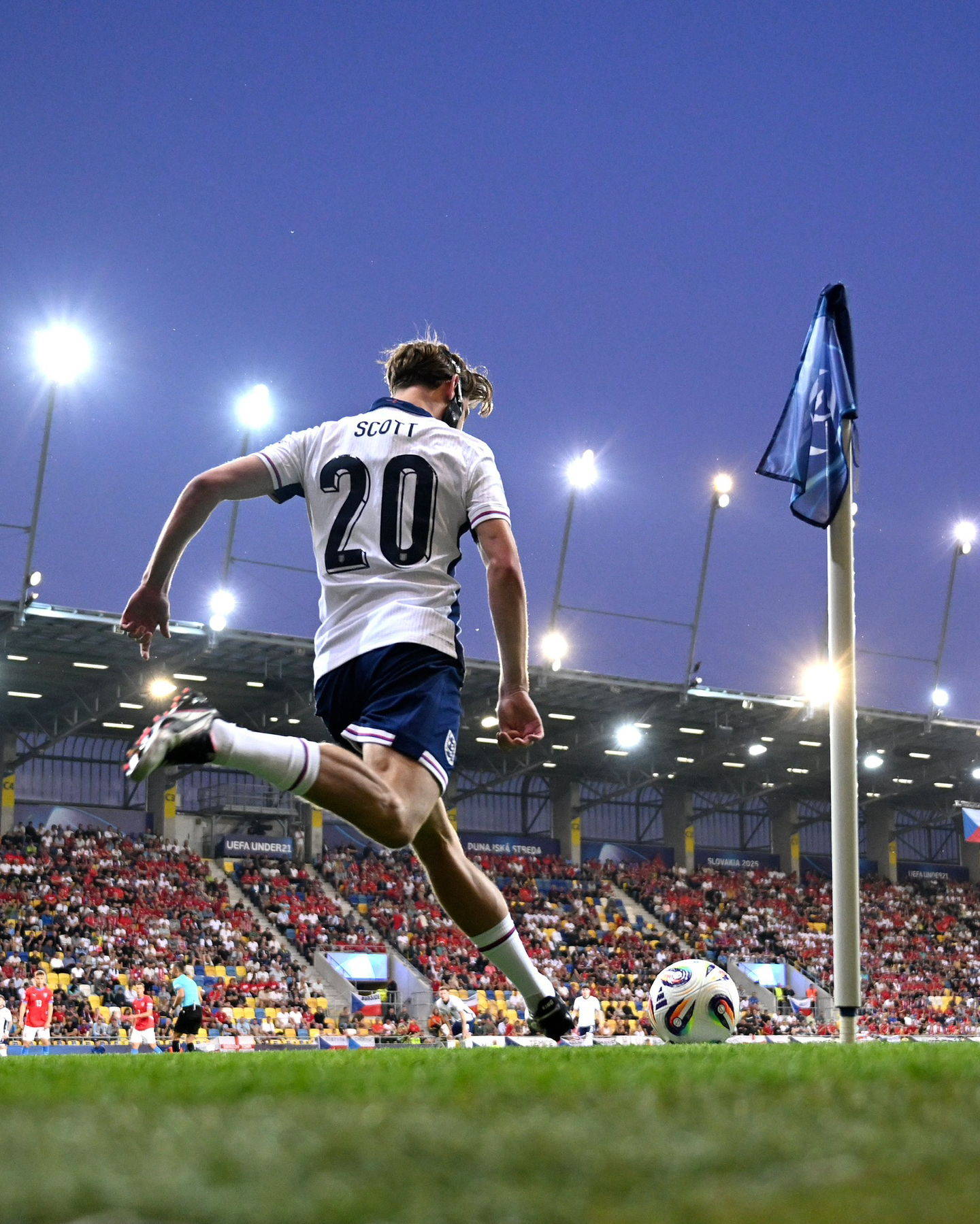 利物浦力克里昂，门迪统治全场