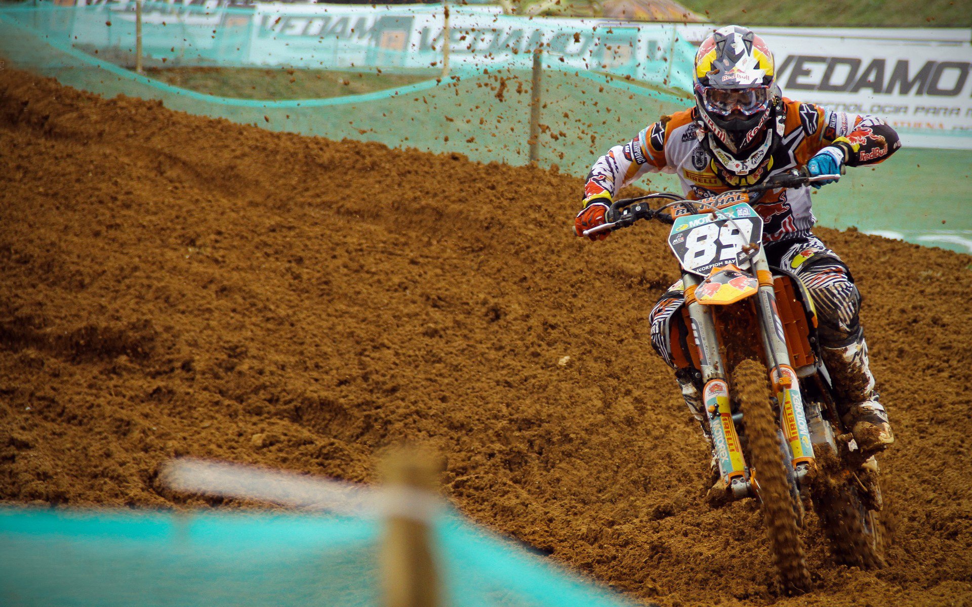 萨拉赫落寞背影后,莱奥在嘘声中完成加纳救赎