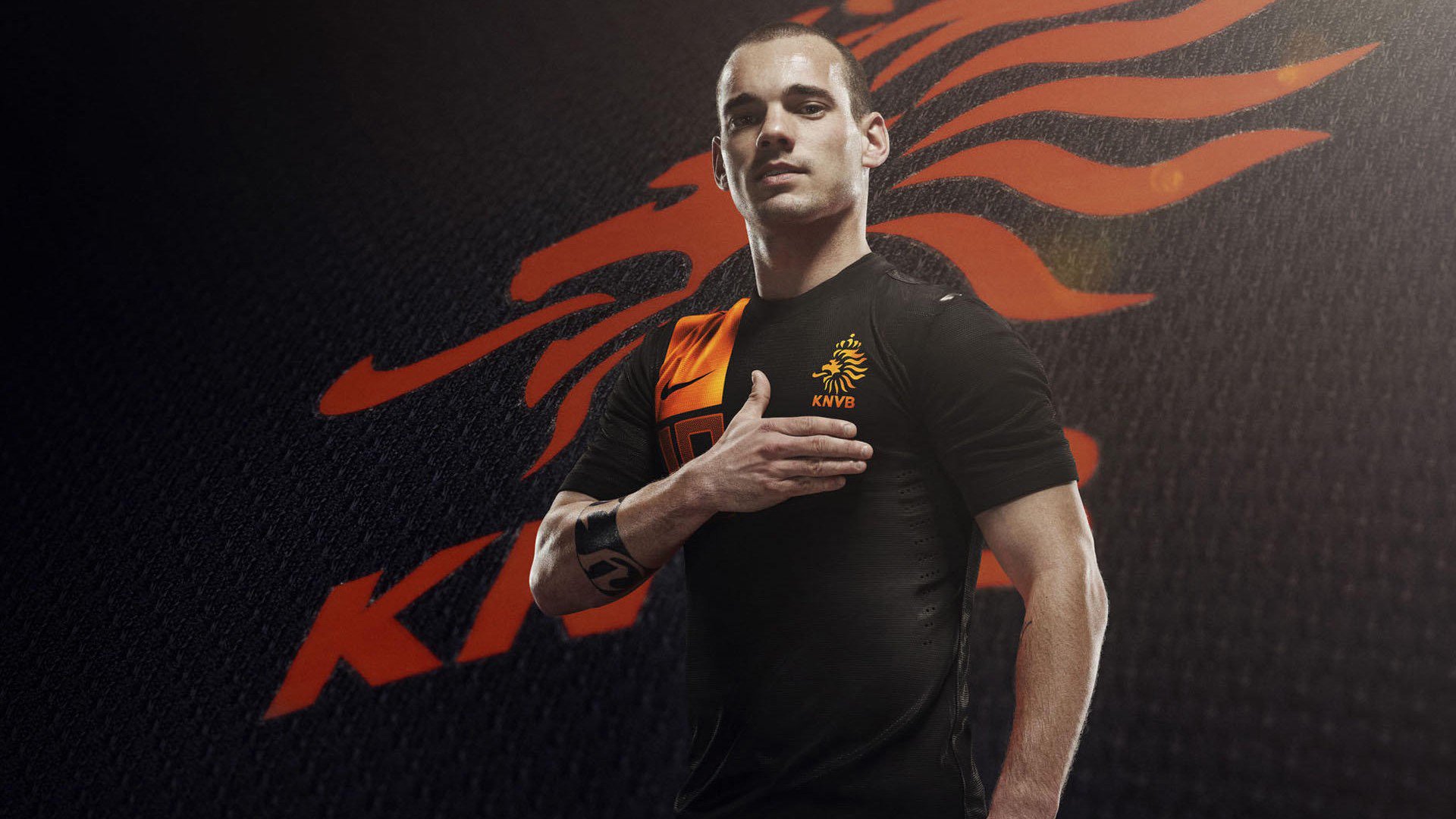 孔德，当舞台灯光亮起，他便是风暴本身