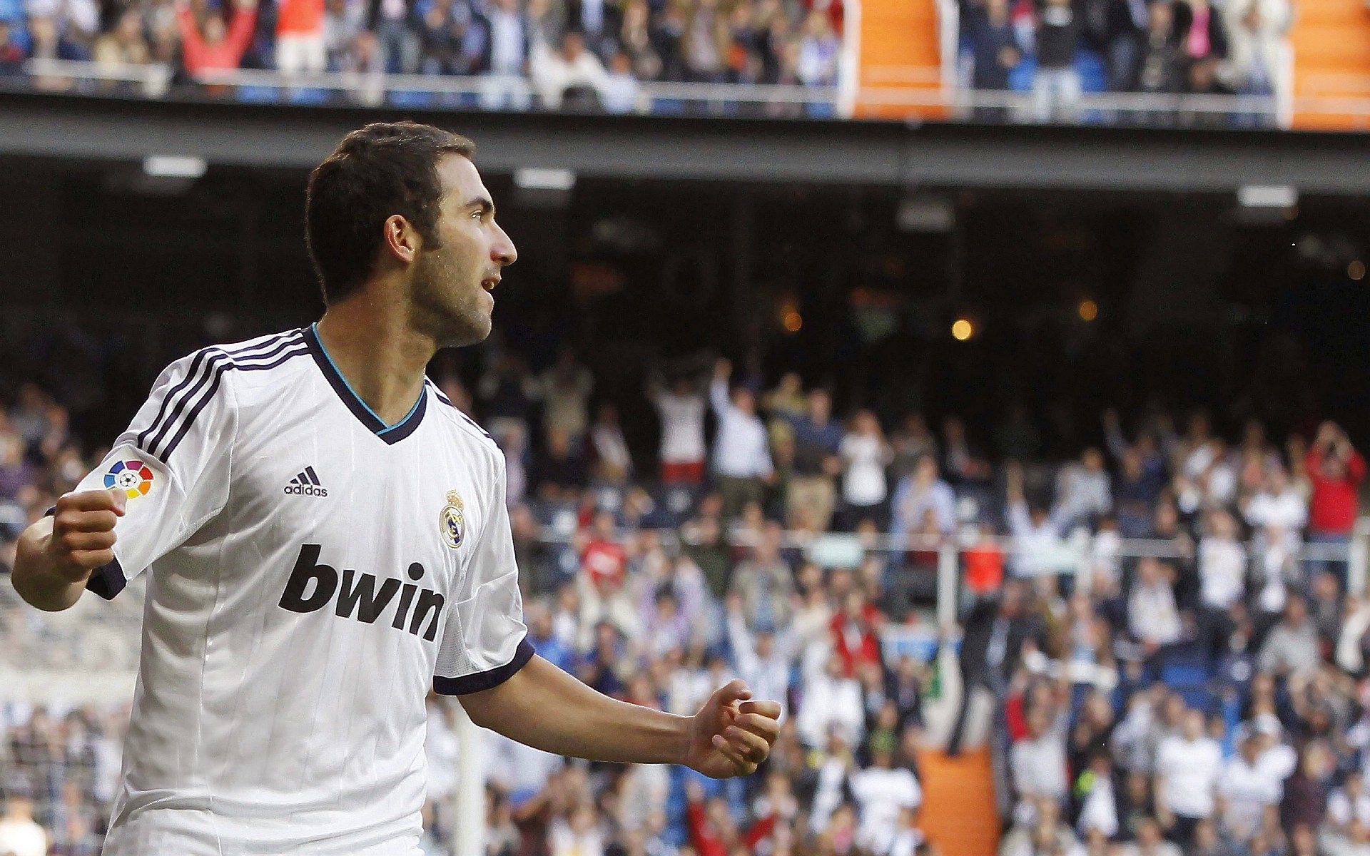 爱游戏娱乐-德里赫特，当钢铁防线成为进攻灯塔，里昂与突尼斯之战的重塑者